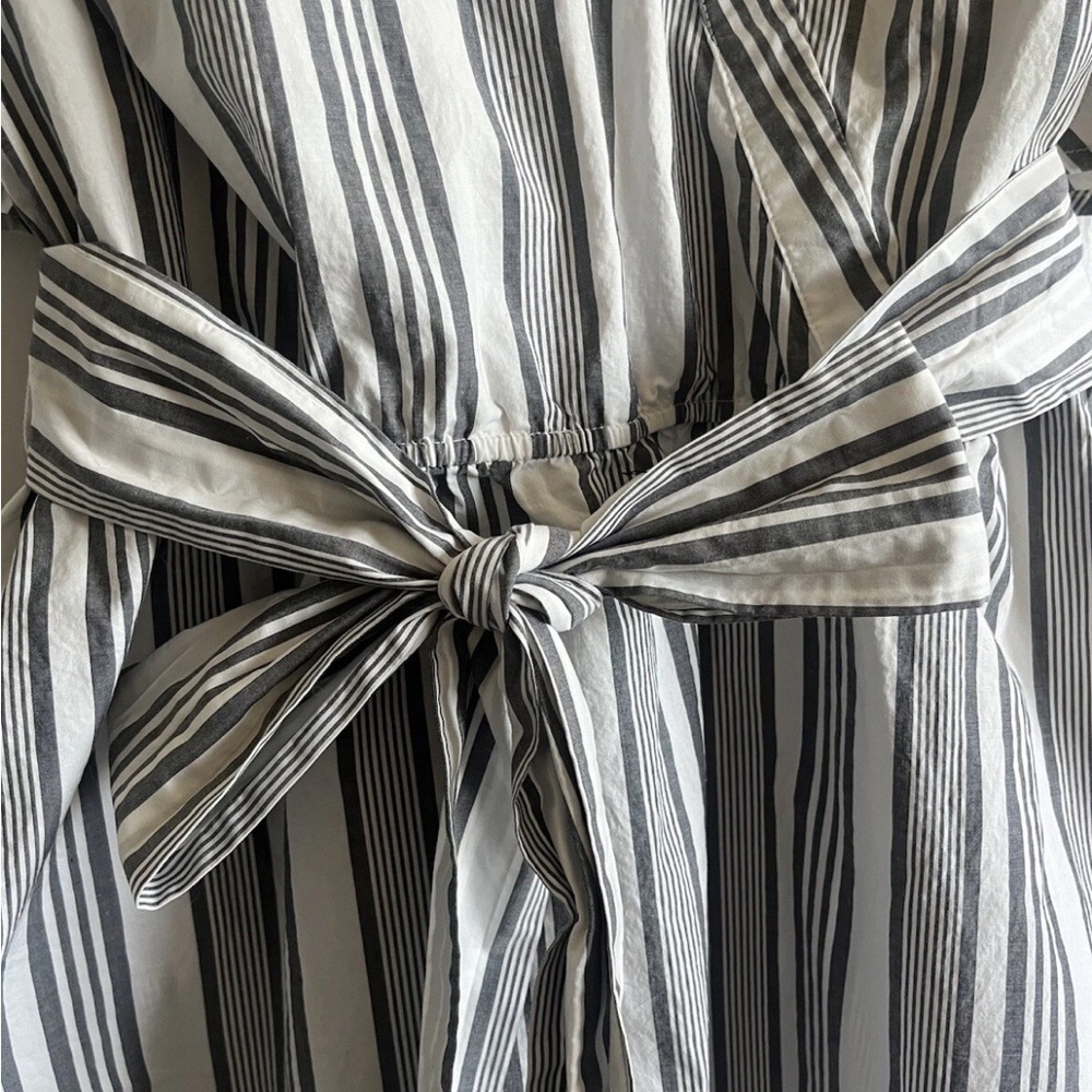 Lane Bryant Size 18 Blouse Gray White Striped Off the Shoulder Tie at Waist - Picture 2 of 13